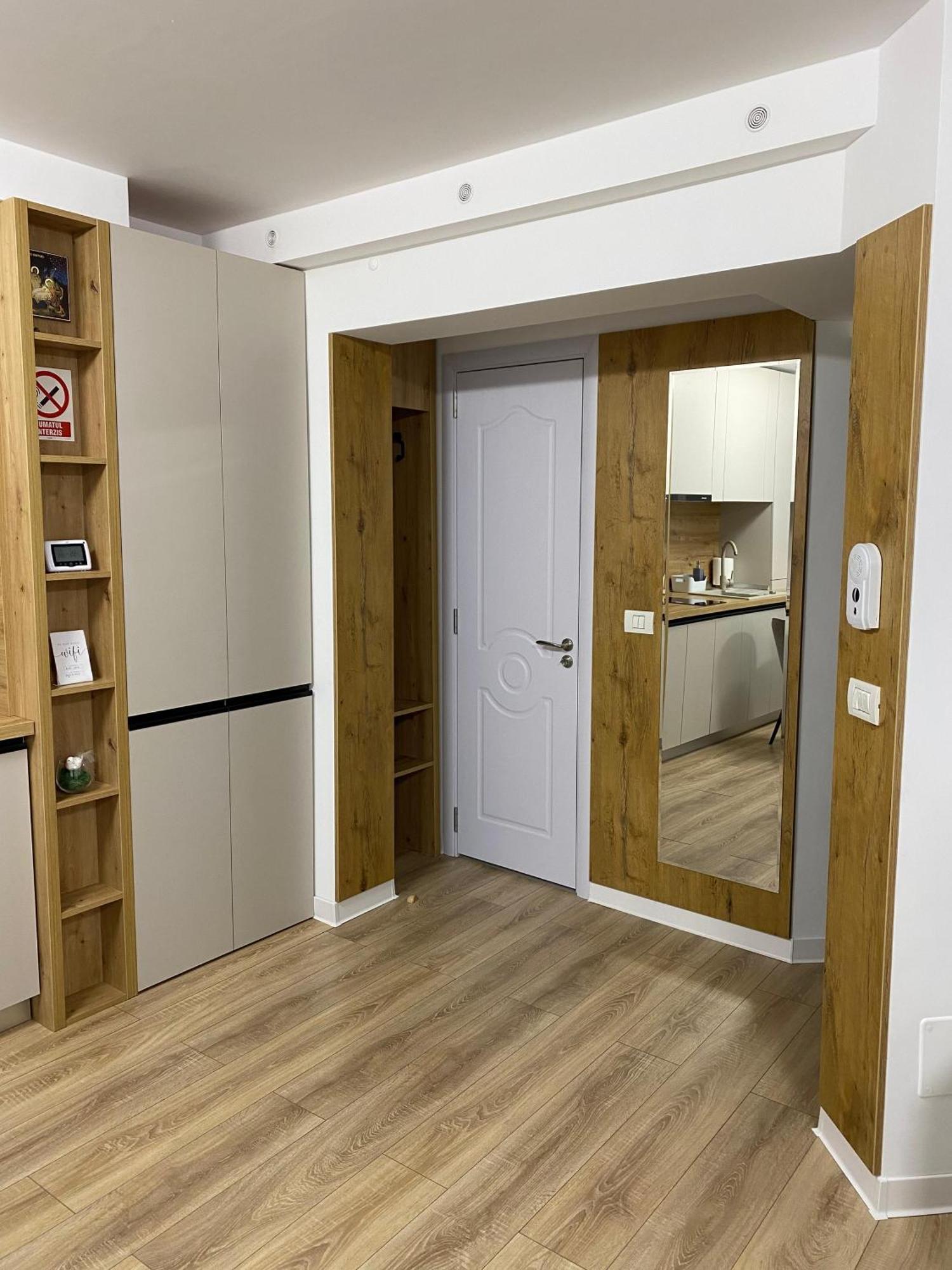 Central Luxury Apartment Яш Екстериор снимка