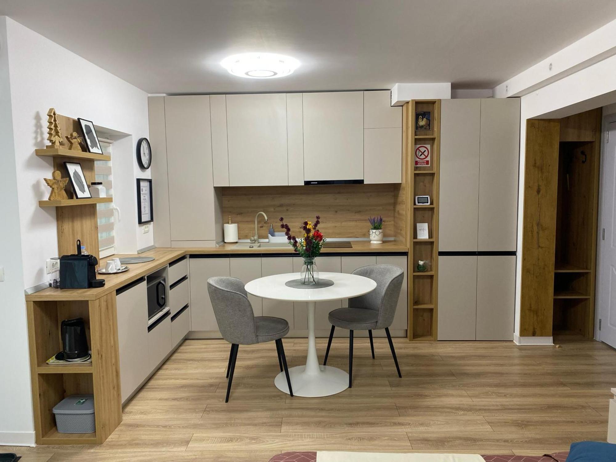 Central Luxury Apartment Яш Екстериор снимка